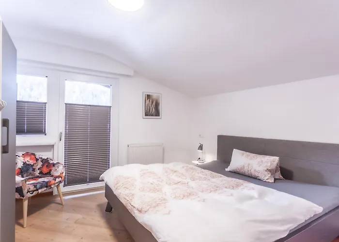 Oetztalloft شقة